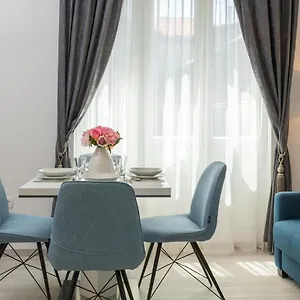 Luxury & Seven Guest house